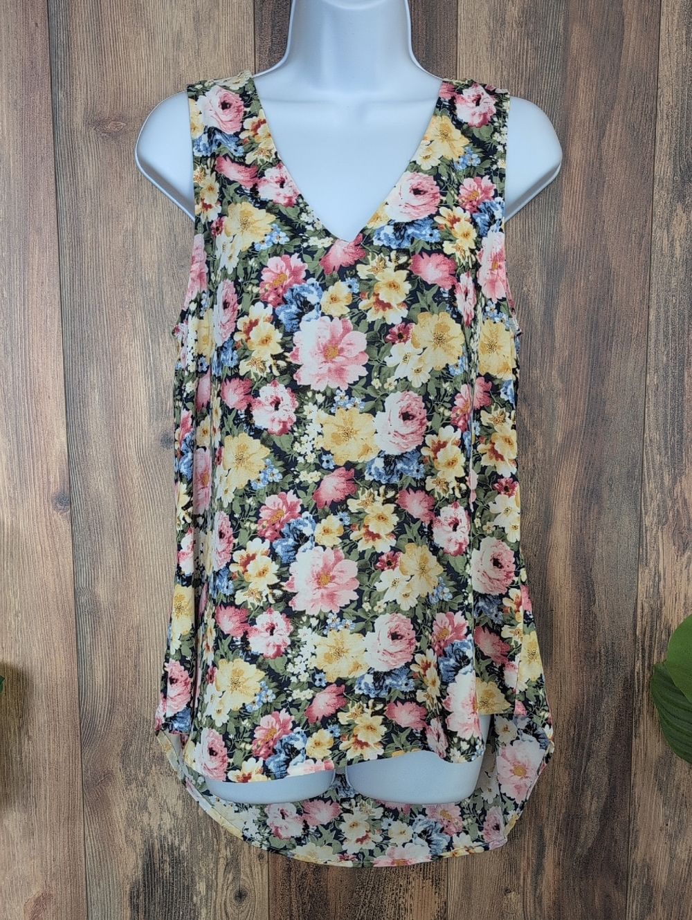 Staccato Floral V-Neck Sleeveless Tank Blouse Camisole S    Q272